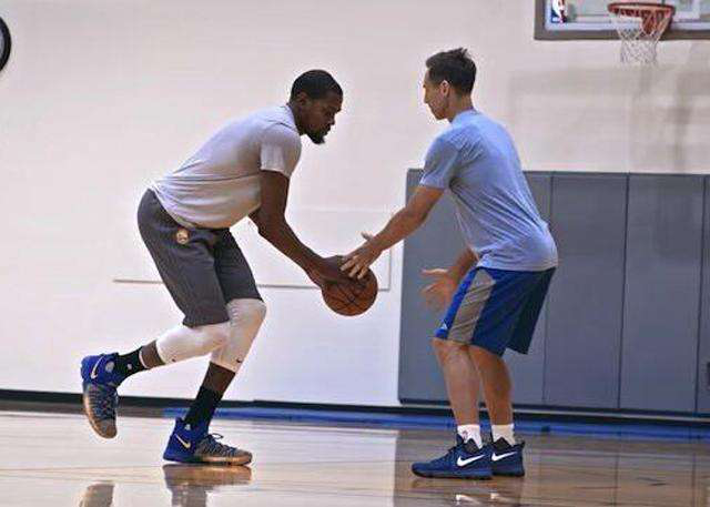 內馬爾用一 內馬爾用一