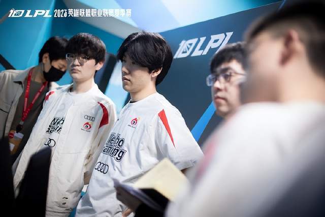 环境复杂多 环境复杂多